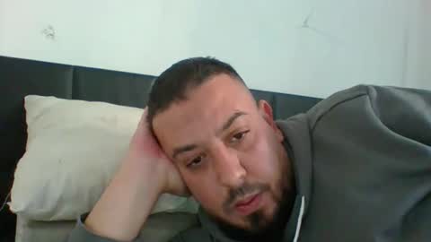 Snapshot of devil_angel66 chatting on 10-26-25, 03:40 devil_angel66 online show from 10-26-25, 03:40