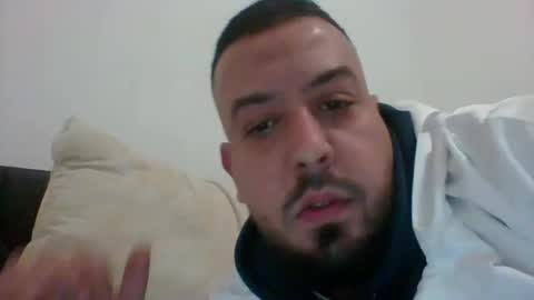 Snapshot of devil_angel66 chatting on 10-31-25, 05:25 devil_angel66 online show from 10-31-25, 05:25