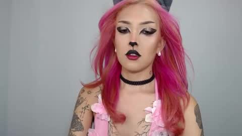 Snapshot of devil_blood chatting on 10-31-25, 07:26 Angel Boo and Adrian online show from 10-31-25, 07:26