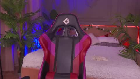 devilinee online show from 02-11-25, 10:04