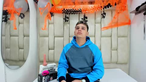 Devil online show from 10-26-25, 03:23