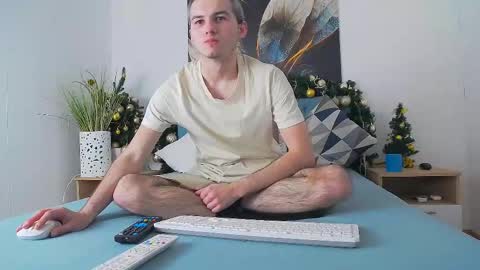 devin_ho online show from 12-08-24, 01:25