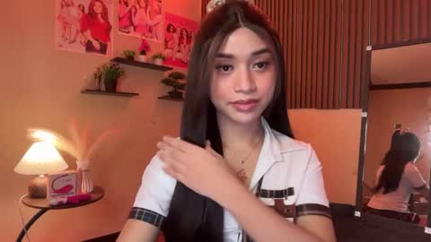 Devine Greyson online show from 10-22-25, 08:47