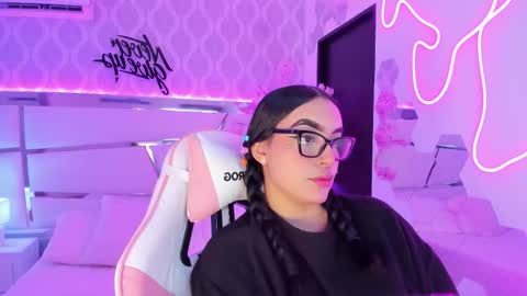 DevoraCook online show from 11-18-25, 03:16