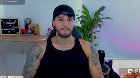 Snapshot of deymon_scott chatting on 01-18-26, 02:43 JULIAN online show from 01-18-26, 02:43