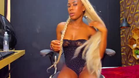 Snapshot of deyy_madisson chatting on 12-17-24, 11:27 Madisson online show from 12-17-24, 11:27