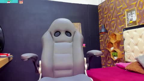 Snapshot of deyy_madisson chatting on 12-30-24, 08:15 Madisson online show from 12-30-24, 08:15