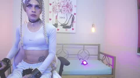 Snapshot of dhalton_x chatting on 02-12-26, 10:05 Dhalton online show from 02-12-26, 10:05