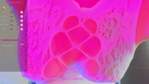 Snapshot of diablo_girl chatting on 01-11-25, 10:29 online show from 01-11-25, 10:29