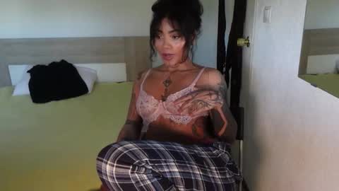 Melissa My schedule 10pm time Colombia online show from 12-20-25, 02:13