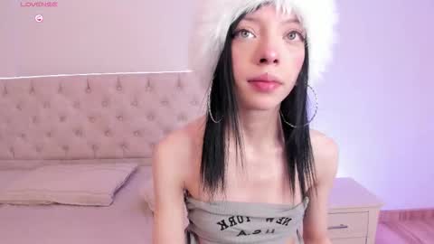 Snapshot of diamond__cherry chatting on 02-21-26, 01:56 Diamond online show from 02-21-26, 01:56