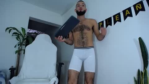 Snapshot of diamond_black00 chatting on 01-03-25, 10:08 MaSSimo online show from 01-03-25, 10:08