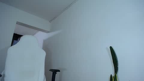 Snapshot of diamond_black00 chatting on 01-16-25, 11:48 MaSSimo online show from 01-16-25, 11:48