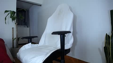 Snapshot of diamond_black00 chatting on 09-23-25, 12:57 MaSSimo online show from 09-23-25, 12:57