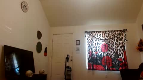 Snapshot of diamondmonroexo chatting on 10-20-25, 05:13 DiamondMonroeXo online show from 10-20-25, 05:13