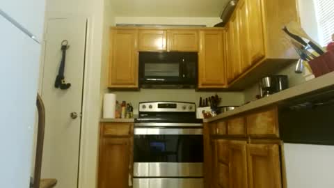 Snapshot of diamondmonroexo chatting on 10-21-25, 05:02 DiamondMonroeXo online show from 10-21-25, 05:02