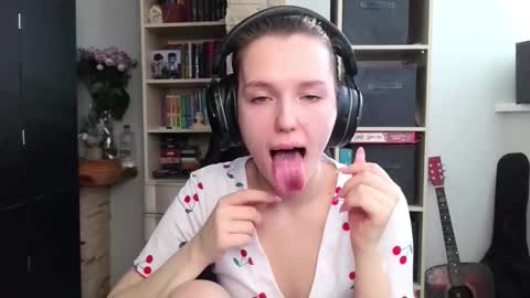 diana_back3 online show from 10-30-25, 07:21