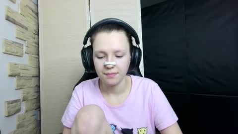 diana_back3 online show from 11-15-25, 01:51