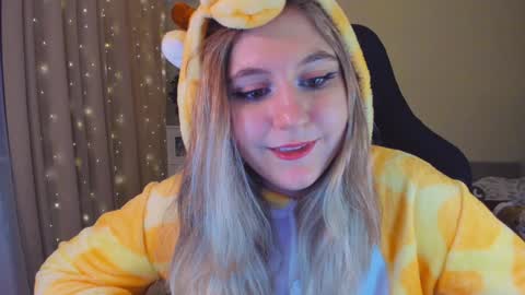 Snapshot of diana_floweri chatting on 12-29-24, 01:28 Diana online show from 12-29-24, 01:28