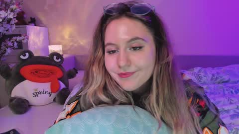 Snapshot of diana_floweri chatting on 01-16-25, 04:18 Diana online show from 01-16-25, 04:18