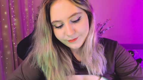 Snapshot of diana_floweri chatting on 01-28-25, 10:23 Diana online show from 01-28-25, 10:23
