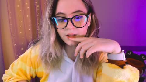 Snapshot of diana_floweri chatting on 02-07-25, 09:05 Diana online show from 02-07-25, 09:05