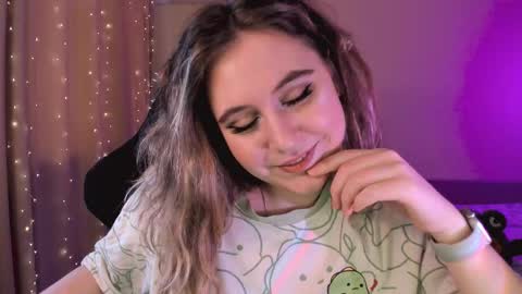 Snapshot of diana_floweri chatting on 02-18-25, 10:16 Diana online show from 02-18-25, 10:16