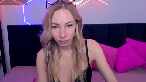 Diana  online show from 10-13-25, 01:38