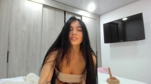 Snapshot of diana_jones_ chatting on 09-17-25, 01:51 POCA online show from 09-17-25, 01:51