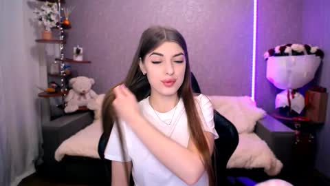 Snapshot of dianaa_lee chatting on 02-17-26, 04:02 DIANA online show from 02-17-26, 04:02