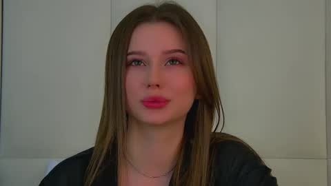 Snapshot of dianabecker chatting on 10-12-25, 06:29 Diana online show from 10-12-25, 06:29