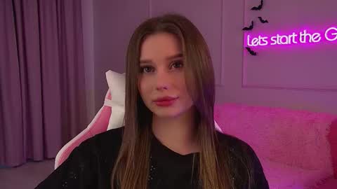 Snapshot of dianabecker chatting on 10-15-25, 11:21 Diana online show from 10-15-25, 11:21