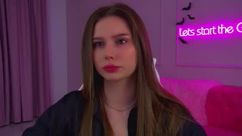 Snapshot of dianabecker chatting on 10-24-25, 06:26 Diana online show from 10-24-25, 06:26