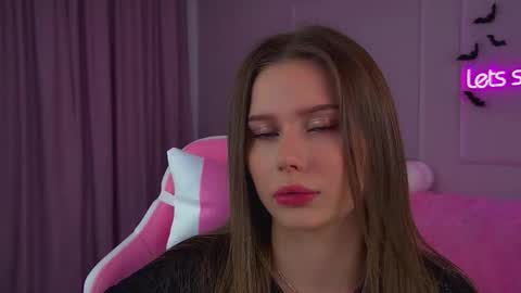 Snapshot of dianabecker chatting on 11-02-25, 07:49 Diana online show from 11-02-25, 07:49