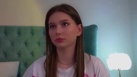 Snapshot of dianabecker chatting on 11-05-25, 06:46 Diana online show from 11-05-25, 06:46