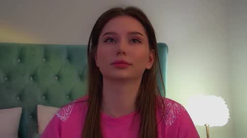 Snapshot of dianabecker chatting on 11-06-25, 06:31 Diana online show from 11-06-25, 06:31