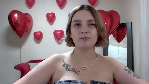 Snapshot of dianemills chatting on 02-11-25, 07:16 Diane Mills online show from 02-11-25, 07:16