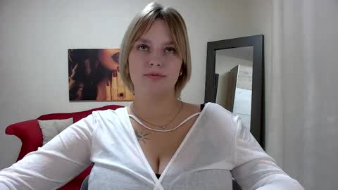 Snapshot of dianemills chatting on 09-30-25, 07:41 Diane Mills online show from 09-30-25, 07:41