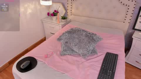 Snapshot of diannevega chatting on 10-31-25, 07:59 call me princess dianne online show from 10-31-25, 07:59