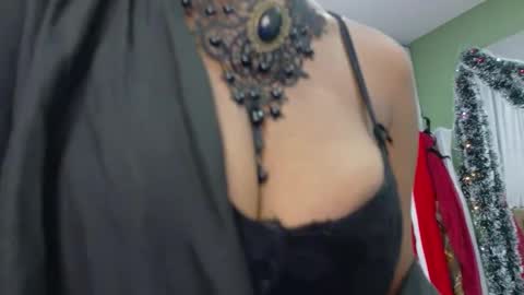 didoelizabeth online show from 12-18-25, 03:40