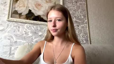 Snapshot of diedrabogan chatting on 02-15-26, 07:51 Mia 18 . online show from 02-15-26, 07:51