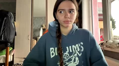 Leila online show from 12-02-25, 09:14