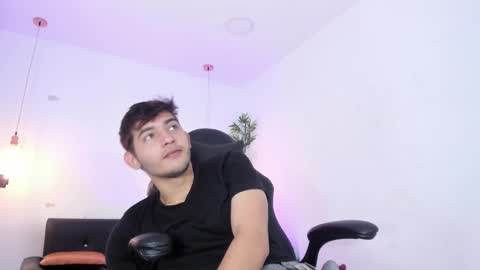 Snapshot of diegorogue_ chatting on 12-11-24, 03:37 Diego rogue online show from 12-11-24, 03:37