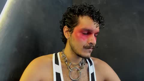 diemond_latinx98 online show from 12-18-25, 06:36