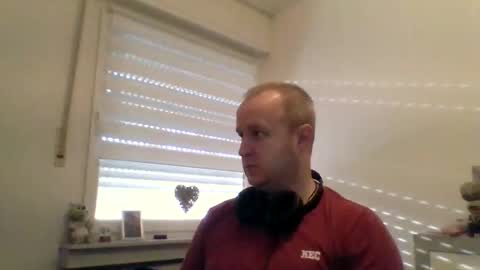 dienummer10 online show from 10-23-25, 07:51