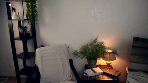 Elwyna online show from 11-06-25, 06:53