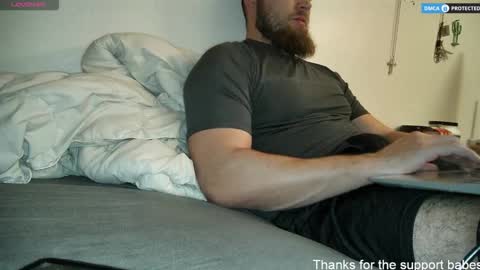 Snapshot of dikdowndaddy chatting on 12-01-25, 04:06 Daddy online show from 12-01-25, 04:06