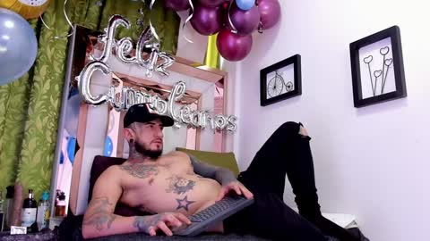 dilan_scootk_ online show from 02-01-25, 02:24