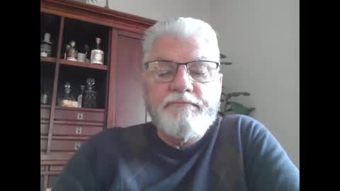 Snapshot of dilbert2024 chatting on 12-21-24, 05:18 Dilbert online show from 12-21-24, 05:18