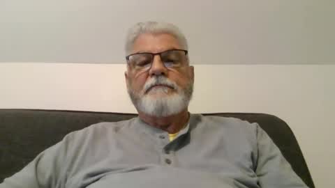 Snapshot of dilbert2024 chatting on 02-04-25, 09:20 Dilbert online show from 02-04-25, 09:20